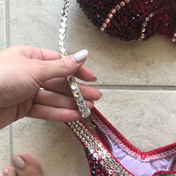 IFBB NPC Figure Competition Suit - Picture 11 of 15